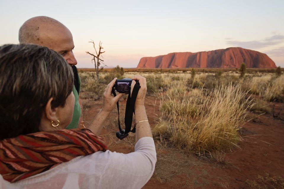 Yulara: Uluru Sunrise and Kata Tjuta Day Trip by Bus - Includes