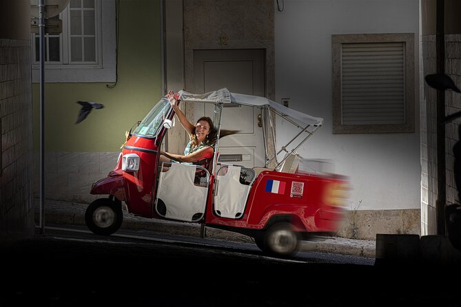 1 Hour in Tuk Tuk to Access the Famous Viewpoints of Lisbon - Photo Opportunities