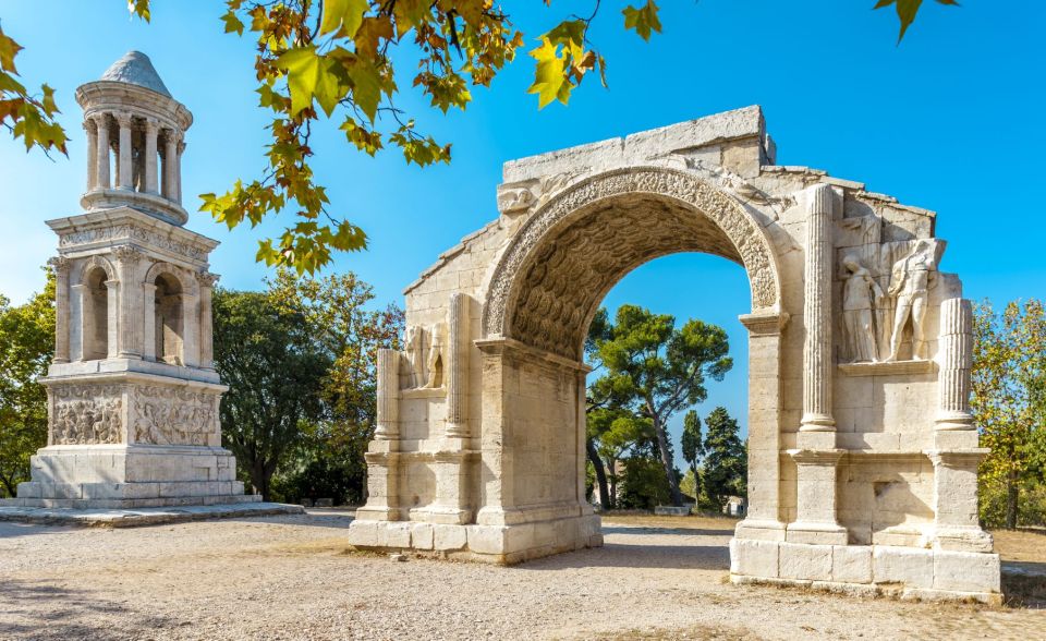 Aix-en-Provence: Arles, Saint Rémy, and Les Baux Day Trip - Les Baux De Provence Highlights