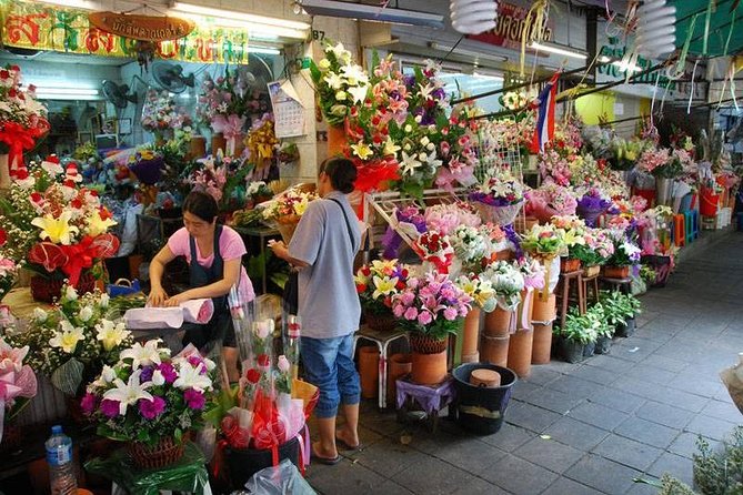  Bangkok - Visit of the Temples and the Flower Market. Half Day ITA Guide - Half-Day Itinerary Highlights