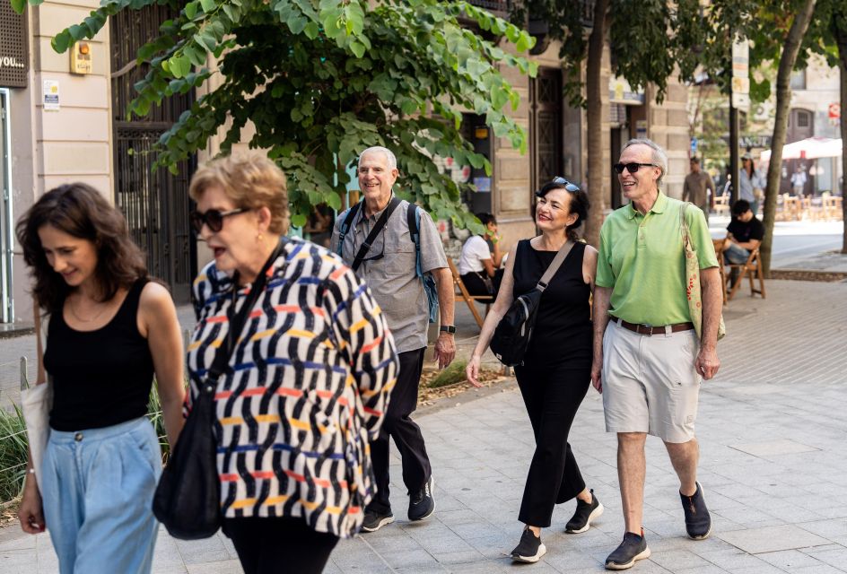 Barcelona: Premium Lunchtime Tapas Tour in Eixample - Inclusions