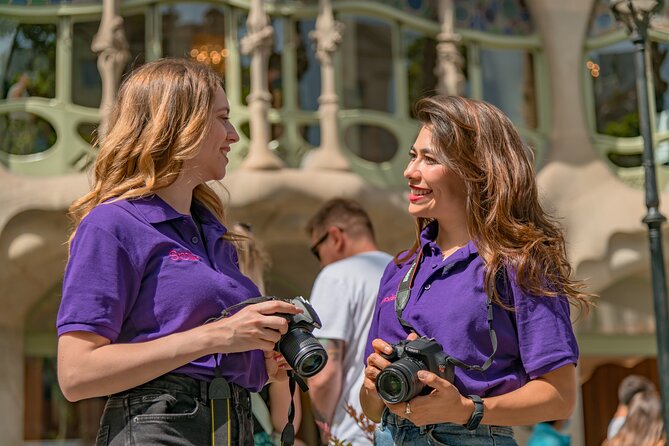 Barcelona: Private Photoshoot Outside Casa Batlló & Casa Milà - Common questions