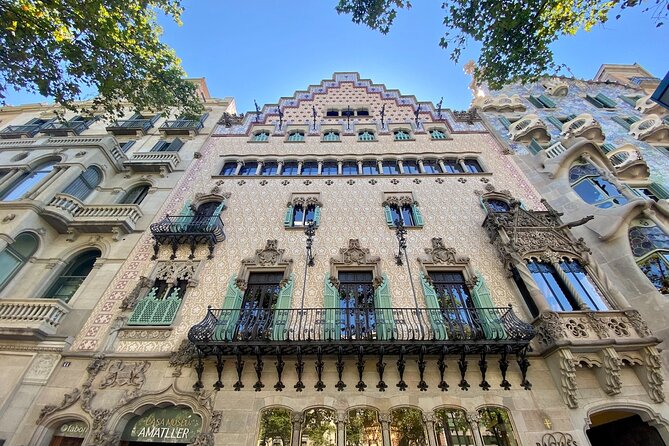 Barcelona: The Wonders of Architecture Self-Guided Walking Tour - Navigation and Directions for Easy Touring