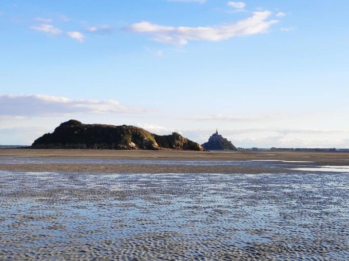 Bay of Mont Saint-Michel : In The Footsteps of Pilgrims - Background