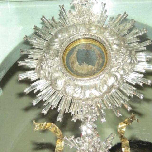 Eucharistic Miracle & Holy Faces Sanctuaries Private Tour - Inclusions