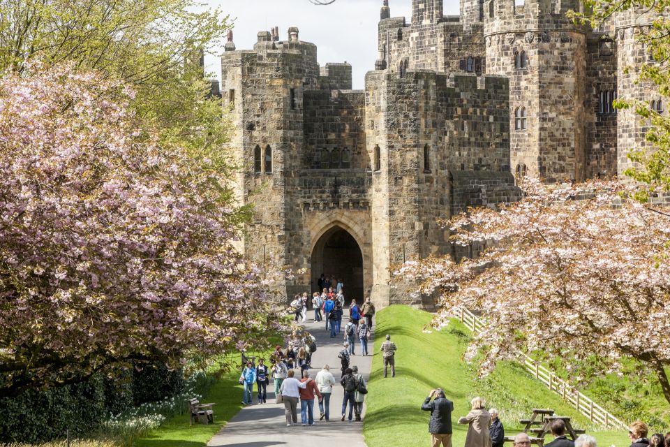 From Edinburgh: Alnwick Castle and Scottish Borders Day Tour - Common questions