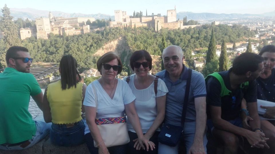 Granada: 2hour Tour of The Albaicín & Sacromonte Premium - Itinerary