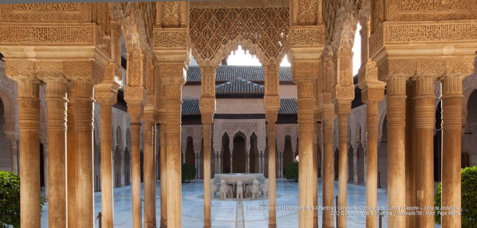 Granada: Alhambra Guided Tour and Flamenco Show - Andalucian Culture Immersion