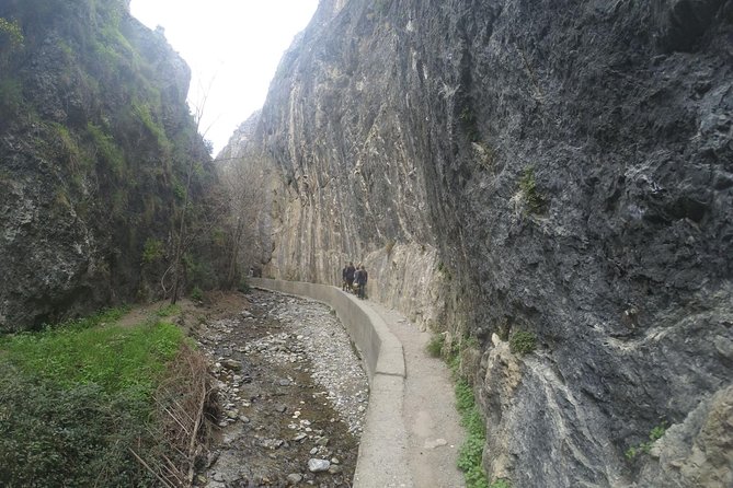 Guided Tour: Hanging Bridges Los Cahorros (S.N.) - Key Points