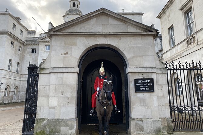 Half Day Guided Tour, Discovering the British Crown - Exclusive Crown Jewels Viewing