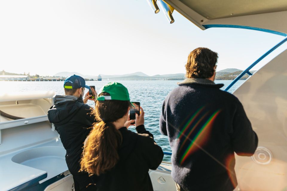 Hobart: 2.5-hour Iron Pot Lighthouse Cruise - Meeting Point