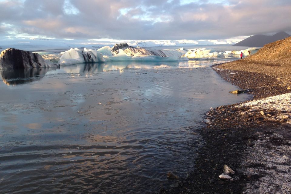 Jökulsárlón Glacier Lagoon & Boat Tour From Reykjavik - Common questions