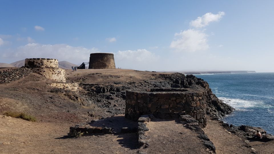 Lanzarote: Fuerteventura Return Ferry Ticket With Bus - Traveler Experiences