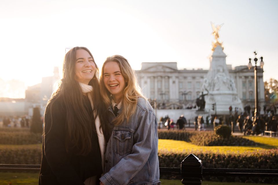 London: Professional Photoshoot Outside Buckingham Palace - Relive Your Buckingham Palace Visit