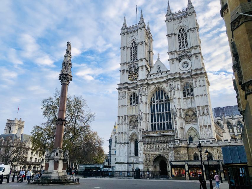 London: Westminster in WW2 and Churchill War Rooms Entrance - Tour Logistics