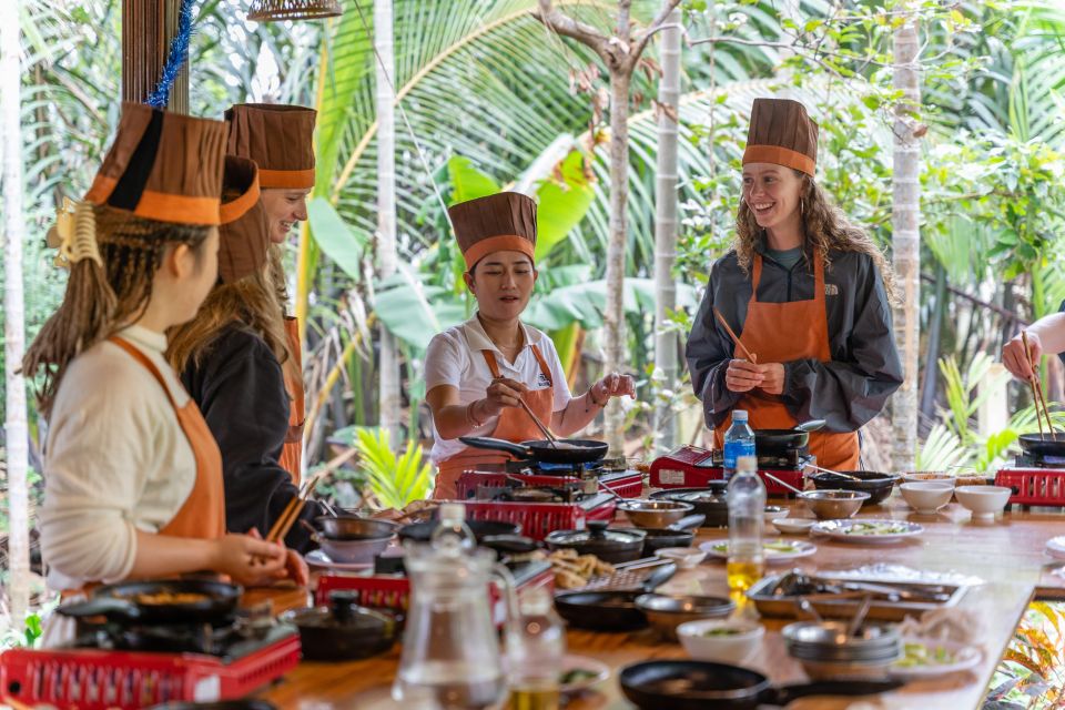 Mad Monkey Hoi An Cooking Class & Bamboo Boats - Schedule Options