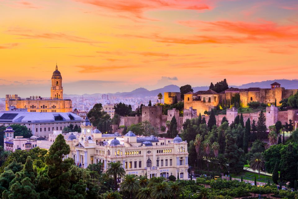 Malaga: First Discovery Walk and Reading Walking Tour - Meeting Point