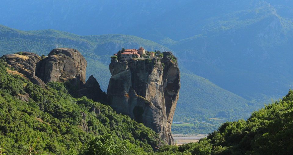 Meteora Homo-Sapiens Museum & 300 Spartans Battlefield - Itinerary Highlights