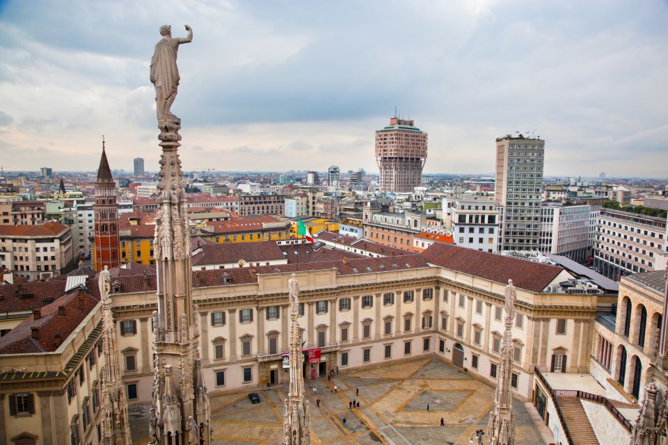 Milan: City Highlights Guided Bike Tour - Meeting Point