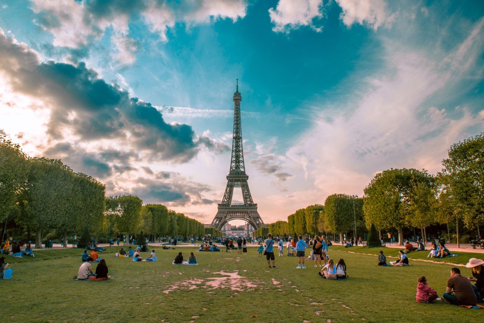 Paris: Insta-Perfect Walk With a Local - Important Information