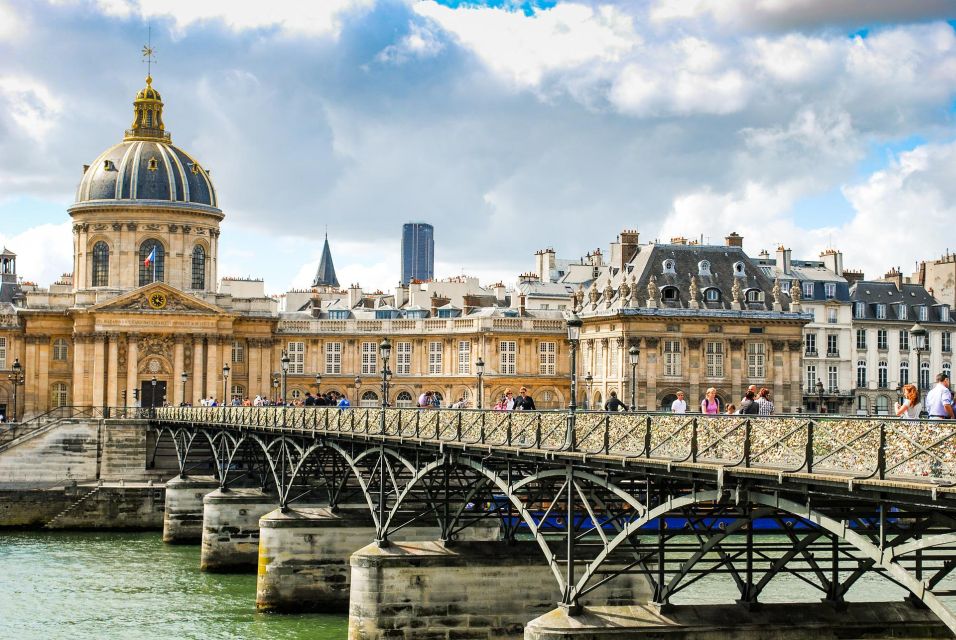 Paris: Seine River Walking Tour With Optional Musée D'orsay - Highlights