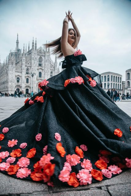 Photoshoot With a Fairytale Dress in the Heart of Milan - Highlights and Services