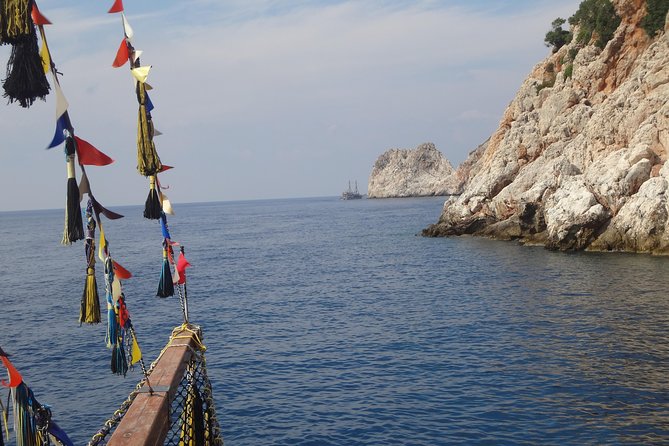 Pirate Ship With Alanya City Visit With Lunch and Drinks - Pickup Locations and Refund Policy