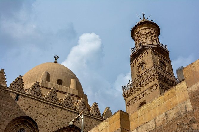 Private Tour To Islamic Cairo and Khan El-Khalili Tourist Bazaar - Language Options and Amenities