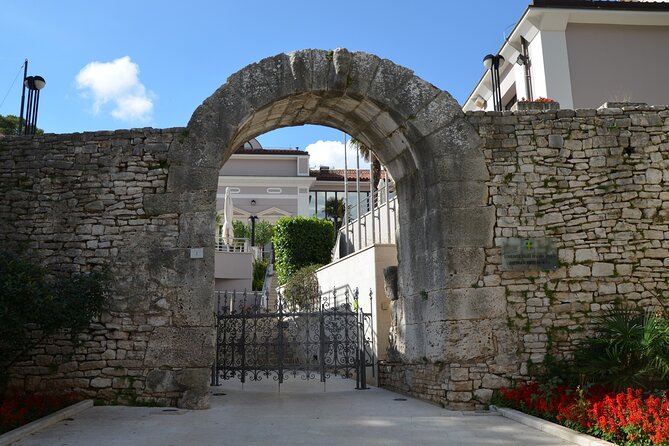 Pula Walking Tour - Local Cuisine