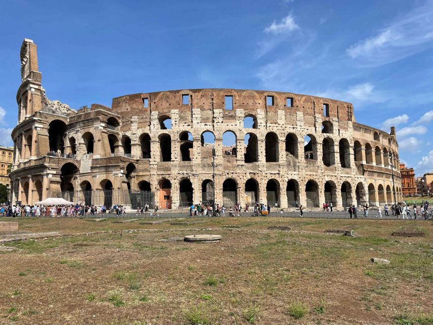 Rome Photo Tour: Famous City Landmarks - Landmarks Highlights and Guided Tour