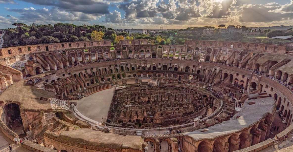 Rome: Roman Piazzas With Colosseum and Roman Forum Tour