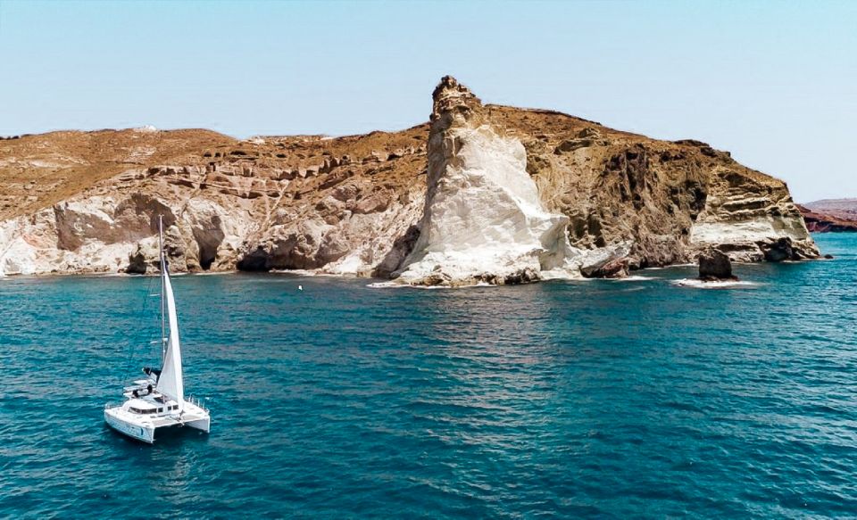 Santorini: Day Cruise With Meal & Open Bar - Dining Experience