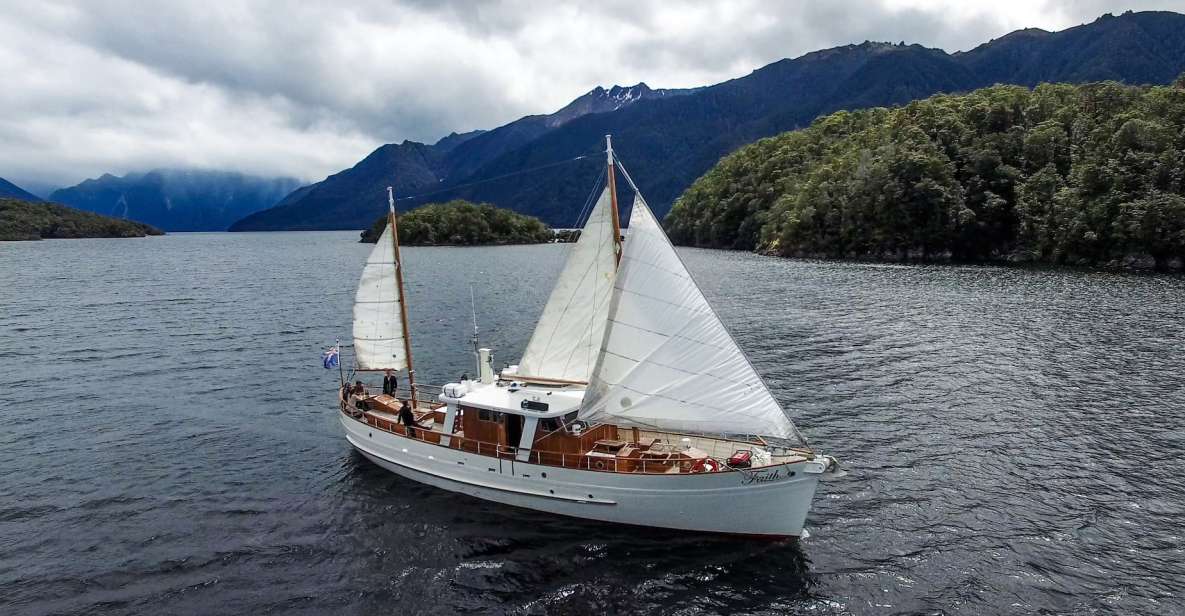 Te Anau: Evening Scenic Cruise - Accessibility and Location Details