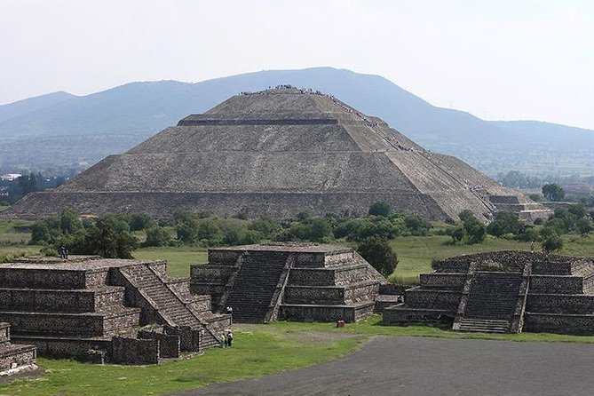Teotihuacan and Basilica of Guadalupe With Mezcal, Tequila & Handcrafts - Guides Expertise and Service
