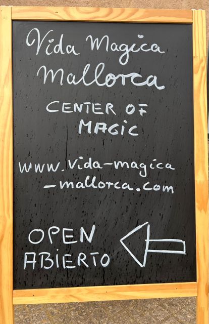 Vida Magica Mallorca: Aura (strenghtening) Yoga - Location and Instructor Information