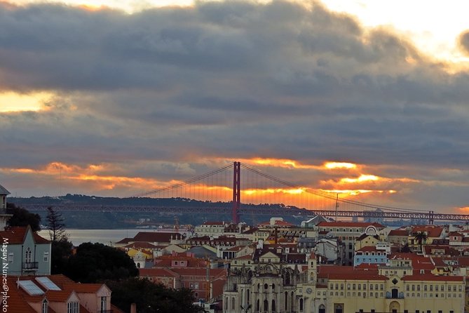 1 Hour in Tuk Tuk to Access the Famous Viewpoints of Lisbon - Common questions
