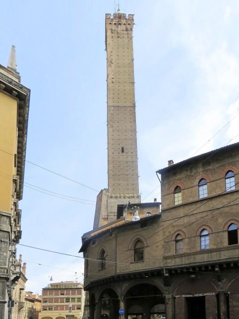 Bologna - Old Town Private Historic Walking Tour - Meeting Point