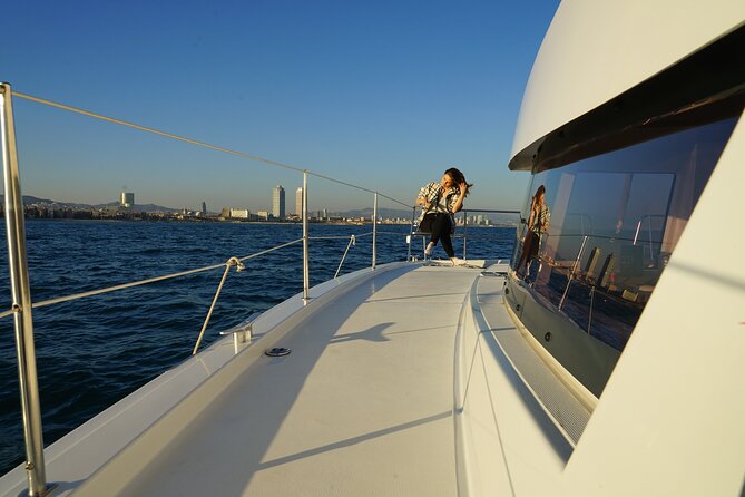 Catamaran Experience 21-23 Person From Port Olimpic Barcelona - Common questions