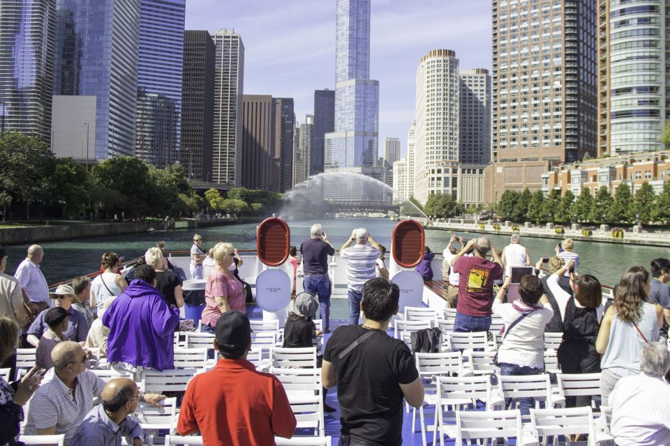 Chicago River: 1.5-Hour Guided Architecture Cruise - Location and Logistics