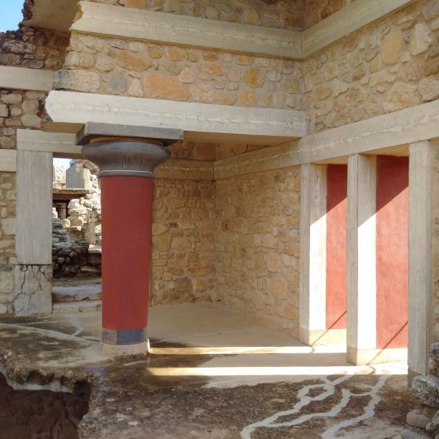 From Heraklion: Knossos Palace Entry Ticket and Private Tour - Important Reminders