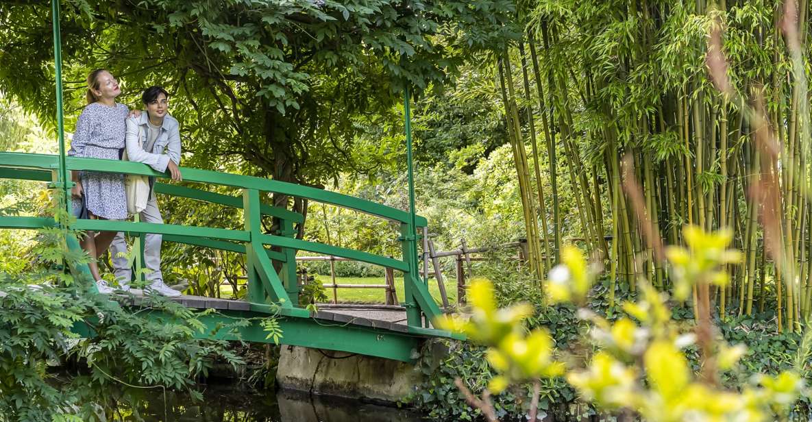 From Paris: Giverny Day Trip With Audio Guide or Live Guide - Choosing Your Tour Option