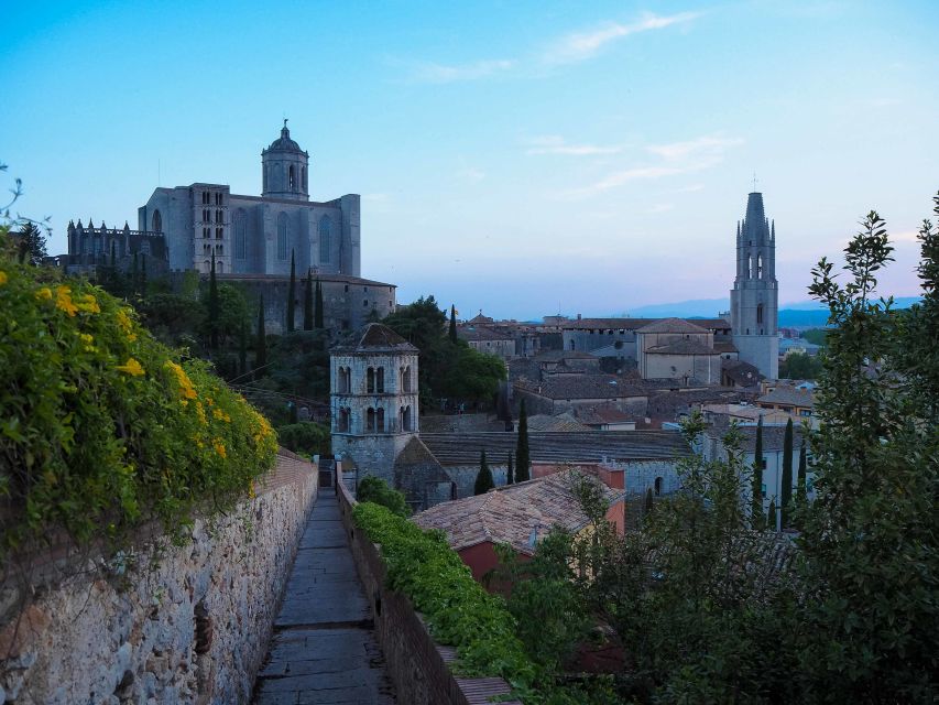 Girona: Guided 2-Hour Walking Tour With Food Tasting - Important Information