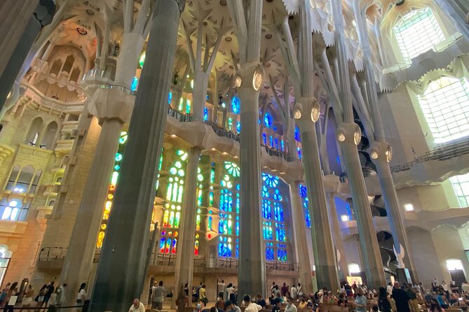 Guided Walking Tour in Park Güell and Sagrada Familia - Common questions