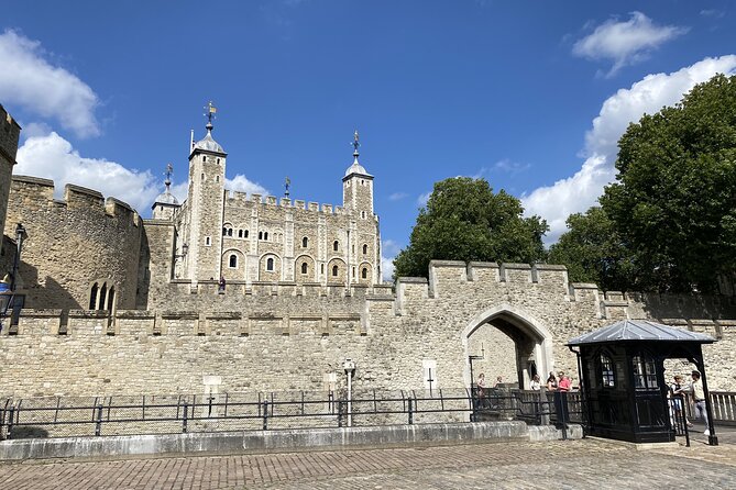 Half Day Guided Tour, Discovering the British Crown - Expert Guided Commentary