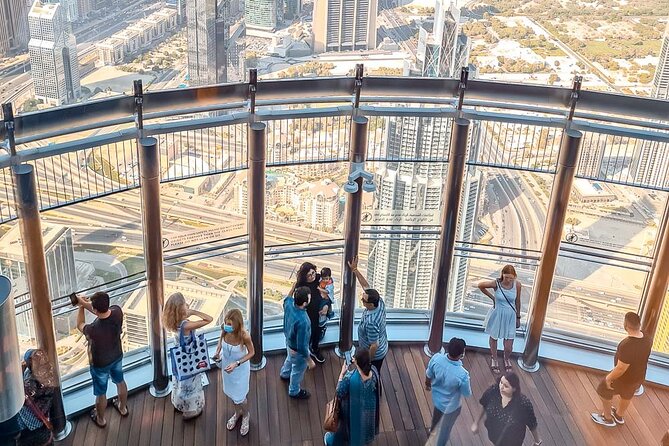 (Lunch or Dinner) at Burj Khalifa Wuth Tickets Floor (124-125) - Common questions