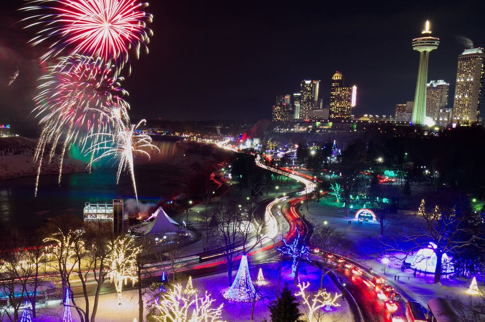 Niagara Falls, USA: Lights Show and Fireworks Tour by Bus - Live Tour Guide