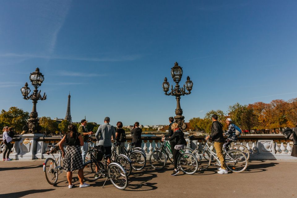 Paris: Famous Monuments Cycling Tour - Tour Itinerary