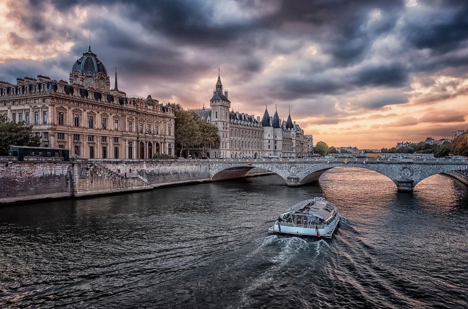 Paris Halloween Walking Tour Through the Dark Secrets - Directions