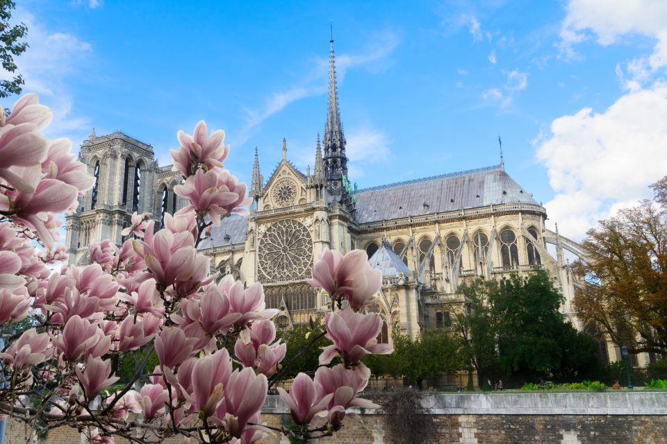 Paris: Live, Laugh, Love Along the Seine City Game - Meeting Point Information