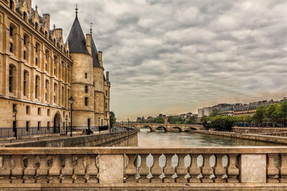 Paris: Self-Guided Audio Tour of the Greatest Landmarks (EN) - Directions